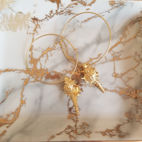 Triton Shell Hoops - Picture 4 of 6